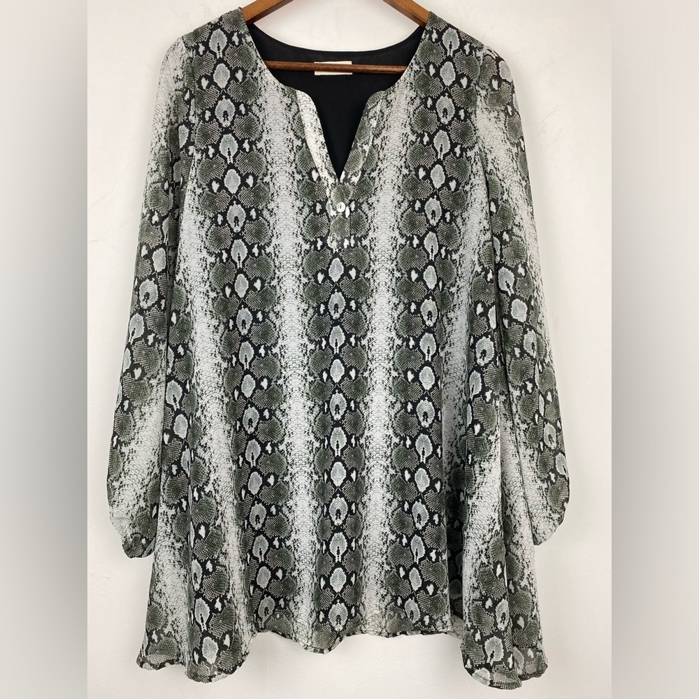 Adrienne size small Women’s Black White Snakeskin Print Dress